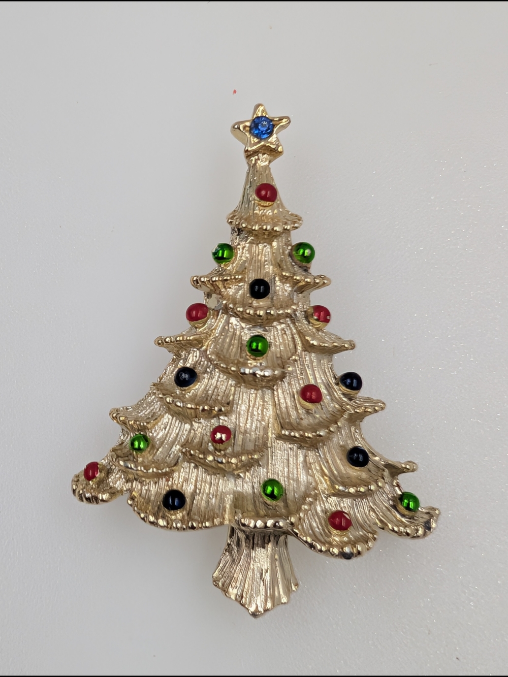 Vintage Signed Gerry’s Christmas Tree Brooch & Textured Gold Lamb Pin Lot C68 - Picture 4 of 5